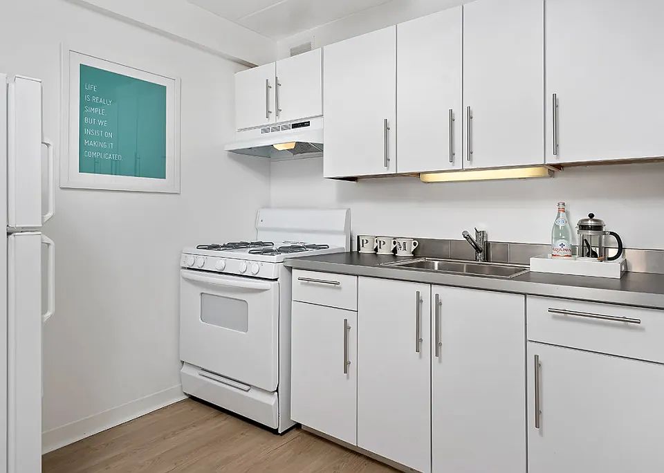 1st image of 504 W Belmont Ave #9B