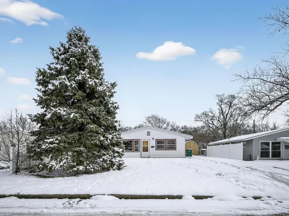 8 Kater Dr, Decatur, IL 62521