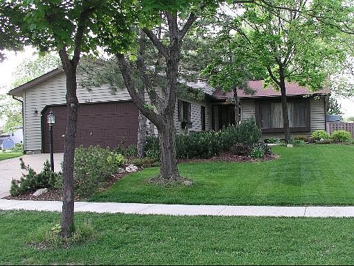 1st image of 332 N Somerset Dr