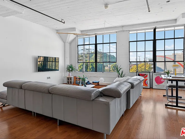 200 N San Fernando Rd #315 — Photo 4