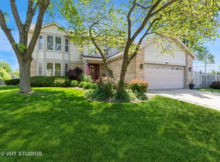 801 Heritage Dr, Mount Prospect, IL 60056