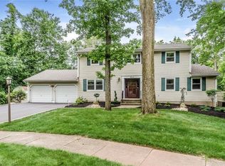 7 Christopher Ct, Edison, NJ 08820