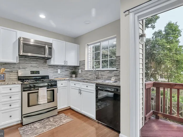 14197 Autumn Cir — Photo 25