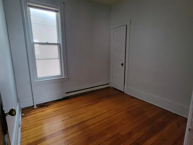 834 Union St — Photo 7