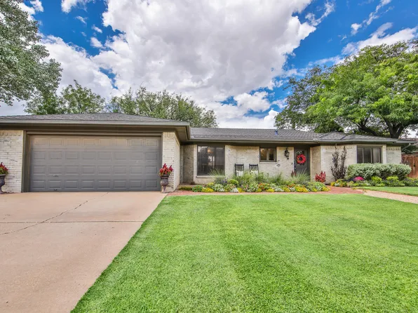 803 14th St, Shallowater, TX 79363