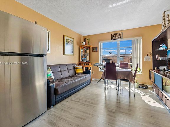 5th image of 4370 NW 11th St APT 212
