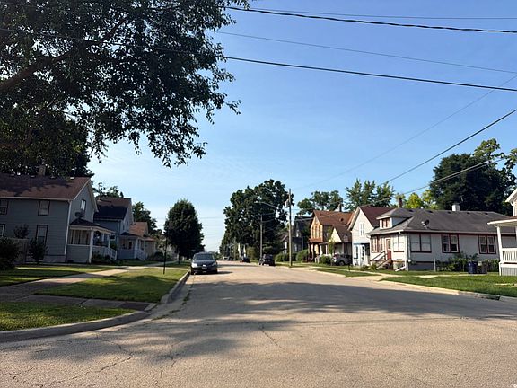 5th image of 384 Raymond St