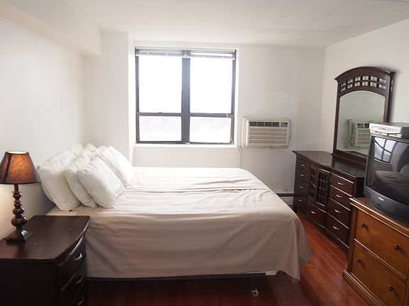 5th image of 301 Cathedral Pkwy #14F