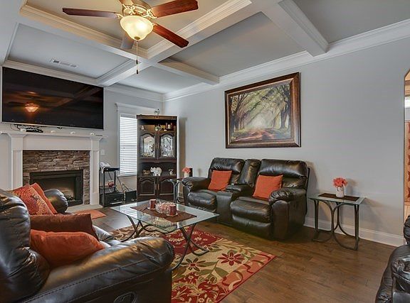 4th image of 864 Herrington Dr