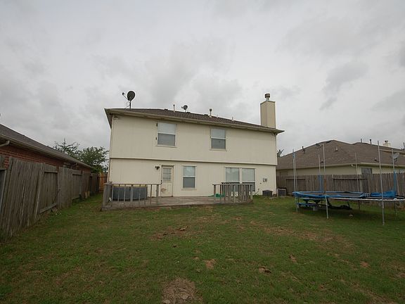 5th image of 313 Mammoth Springs Ln