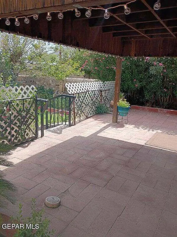 2 bed, 1.0 bath, 1557 sqft, $1,400 — Photo 4