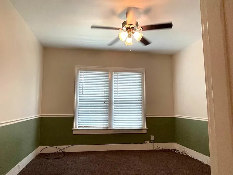 1427 N Woods St — Photo 16