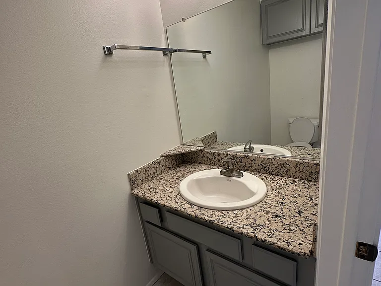 412 W Dryden St #6 — Photo 21