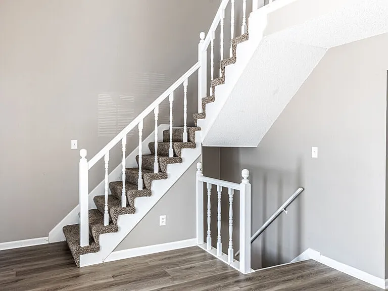 Holmesbrook Townhomes — Photo 8