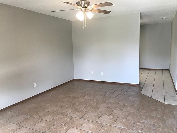 4th image of 2316 W Meadow Ln