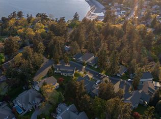 3907 Sheret Pl, Saanich, BC V8N 4J7