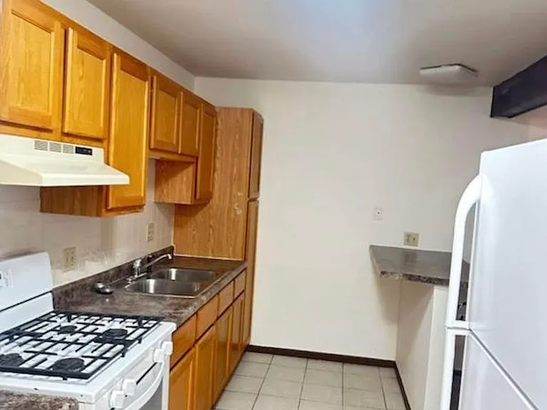 W Paradise Dr — Photo 2