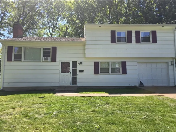 29 Lyman Rd, West Hartford, CT 06117
