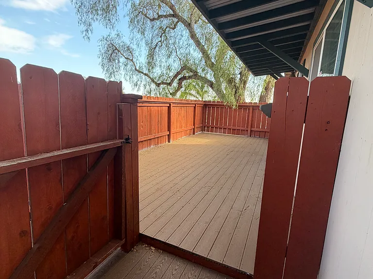6802 Radio Dr — Photo 18