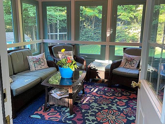 Gorgeous sunroom 