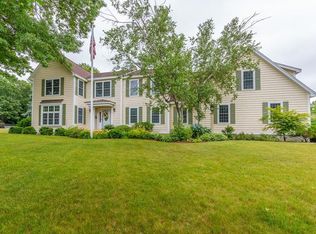 11 Knoll Rd, Dracut, MA 01826