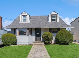 1472 Clay St, Elmont, NY 11003