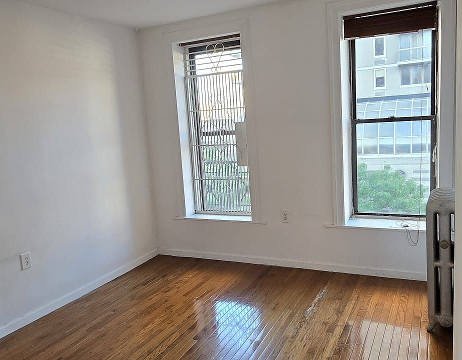 1st image of 1578 3rd Ave APT 7