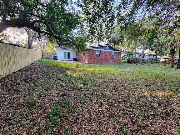 4th image of 1747 Cesery Blvd