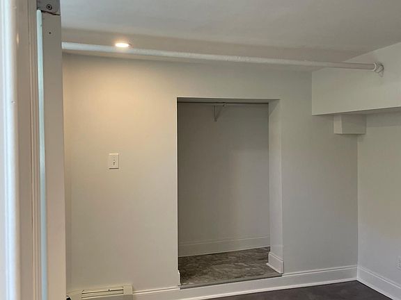 4th image of 232 Richmond Ave #17