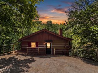 942 Vixen Run, Gatlinburg, TN 37738