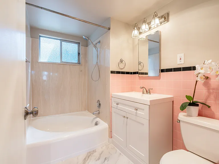 Hamlin Place — Photo 20