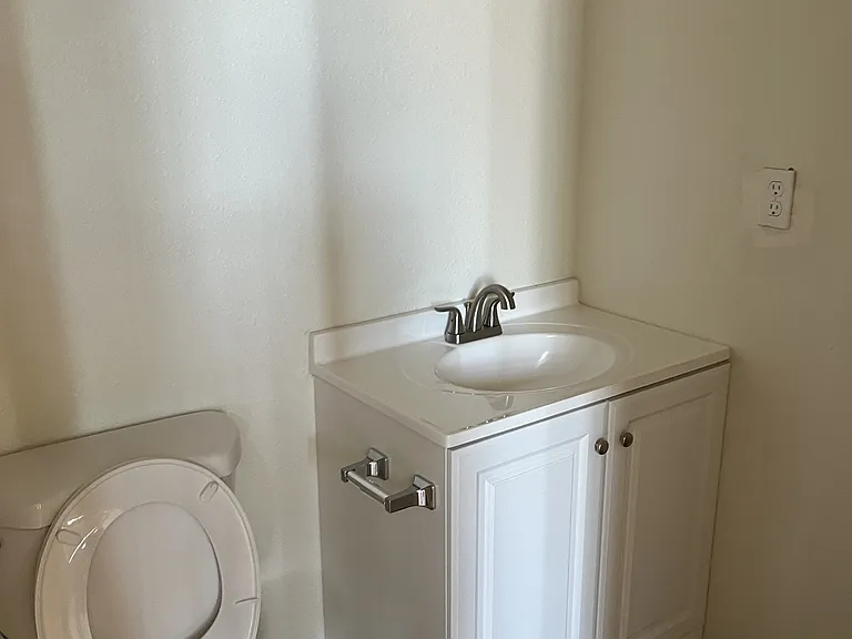 411 Clayton St #13 — Photo 3