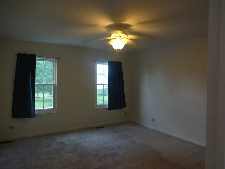 1340 Burke Ln — Photo 5