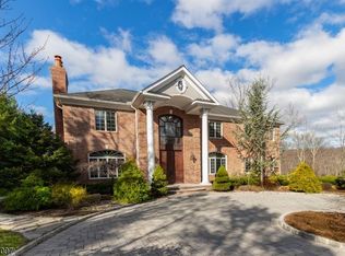 92 Ellisen Rd, Watchung, NJ 07069