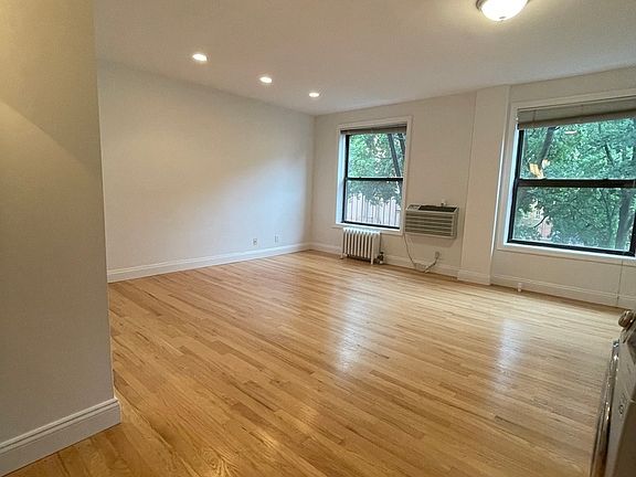 2nd image of 260 Mott St APT 7