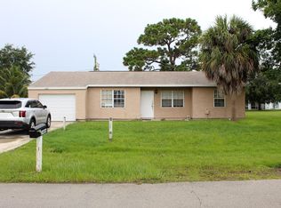 2486 SE Rock Springs Dr, Port Saint Lucie, FL 34952