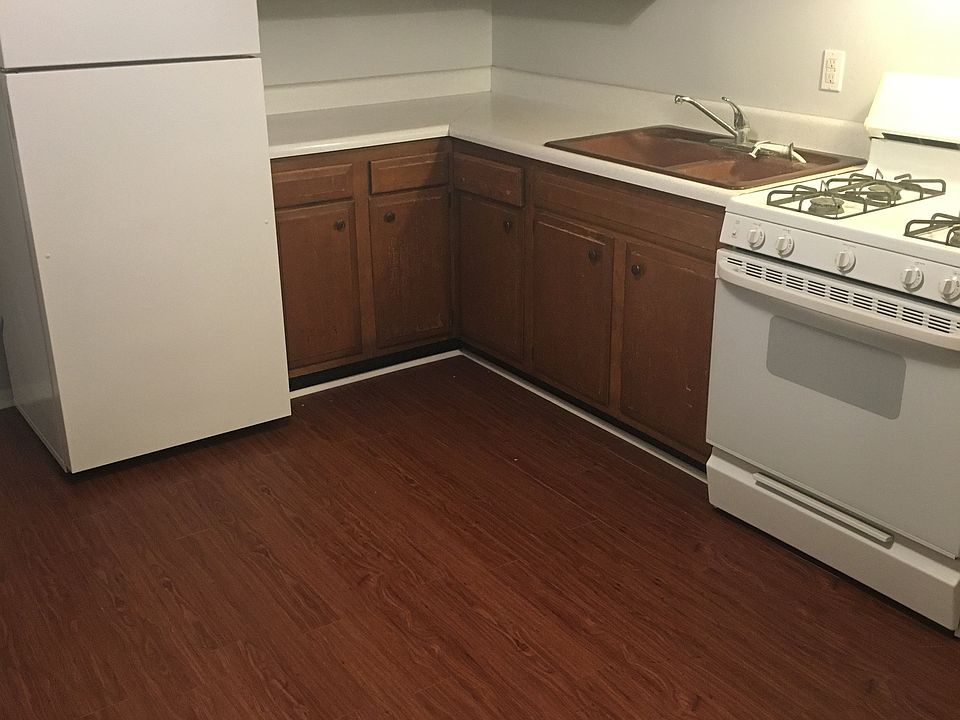 2nd image of 305 Georgia Pkwy APT A