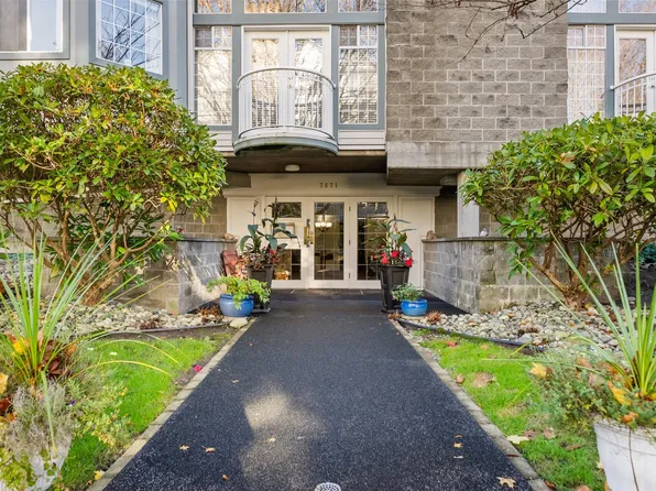 7671 Abercrombie Dr #204, Richmond, BC V6Y 3N3