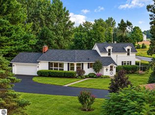 425 Garfield Rd S, Traverse City, MI 49696