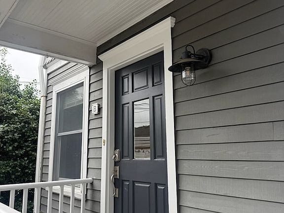 2nd image of 124 Valley Rd APT B