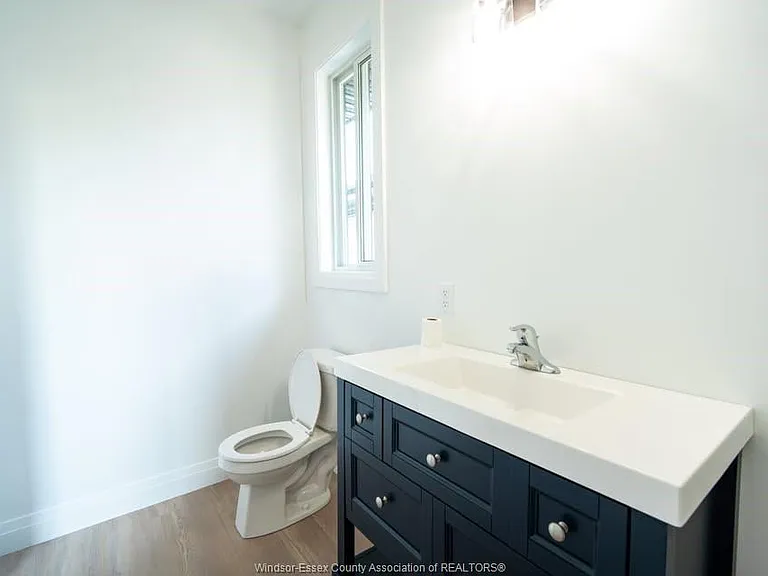 1210 Laurendeau Ave — Photo 11