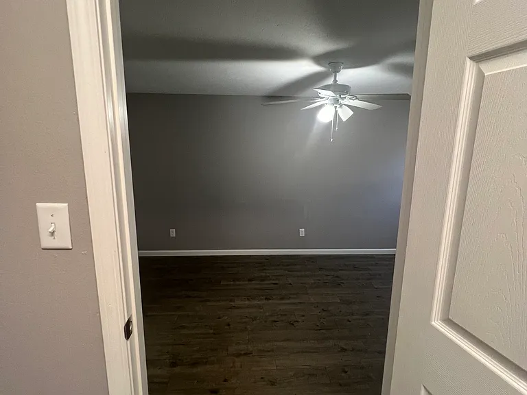 1009 E Moore Ave — Photo 16