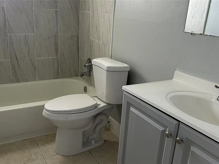 1909 Kelley Ave #2 — Photo 5