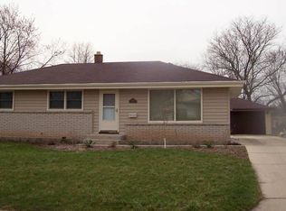 N86W14831 Rozanne Dr, Menomonee Falls, WI 53051