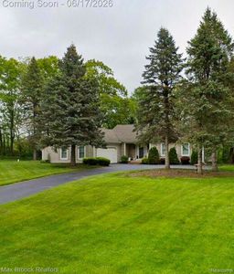 5466 Taylor Ln, Clarkston, MI, 48346