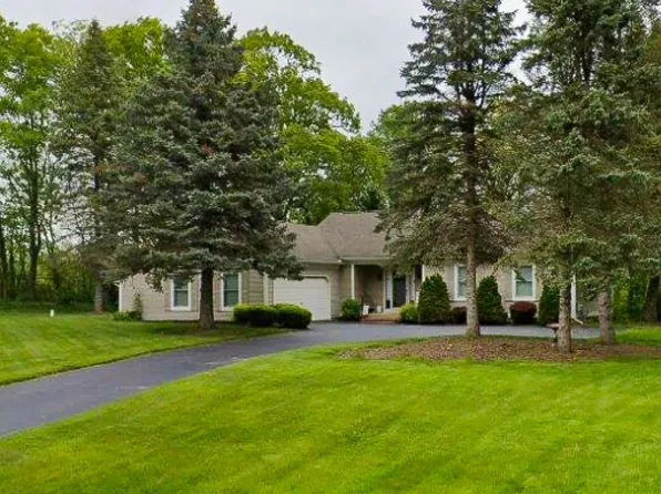 5466 Taylor Ln, Clarkston, MI 48346