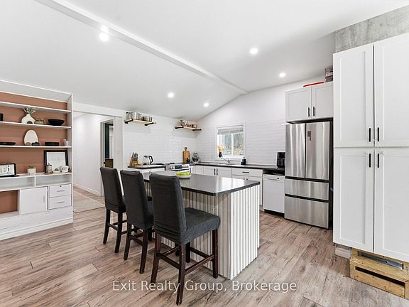 2nd image of 54 Paradise Rd