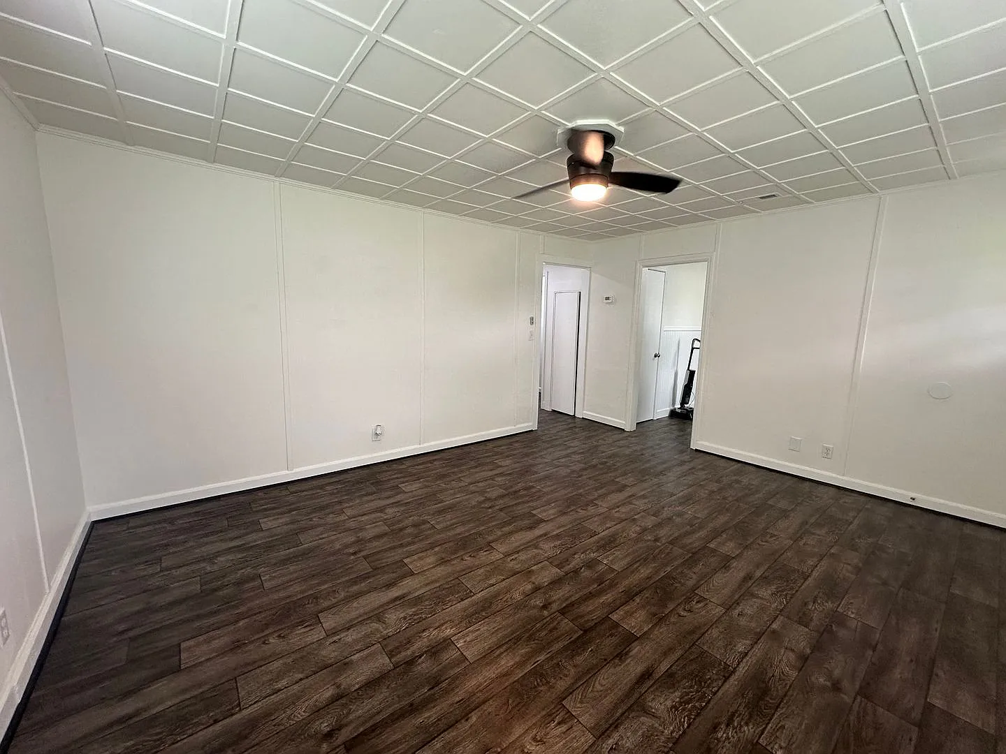 3 bed, 1.0 bath, 1100 sqft, $2,195 — Photo 3