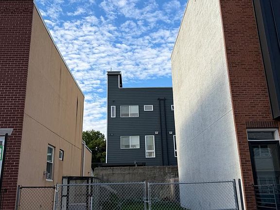 3rd image of 519 E Cabot St