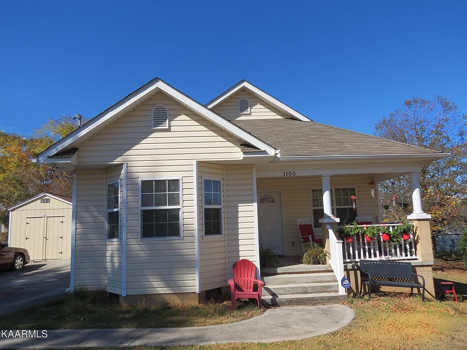 1st image of 1105 NW Stillwell Dr